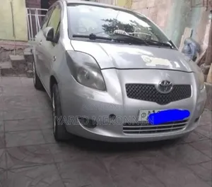 Photo - Toyota Yaris 2006 Silver