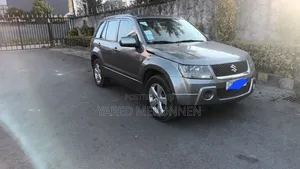Photo - Suzuki Grand Vitara 2009 Gray