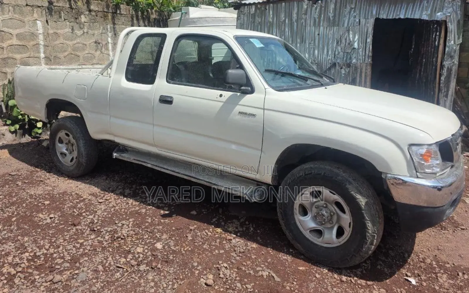 Toyota Hilux 2004 White