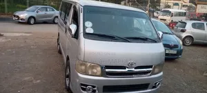 Photo - Toyota HiAce 2007 White