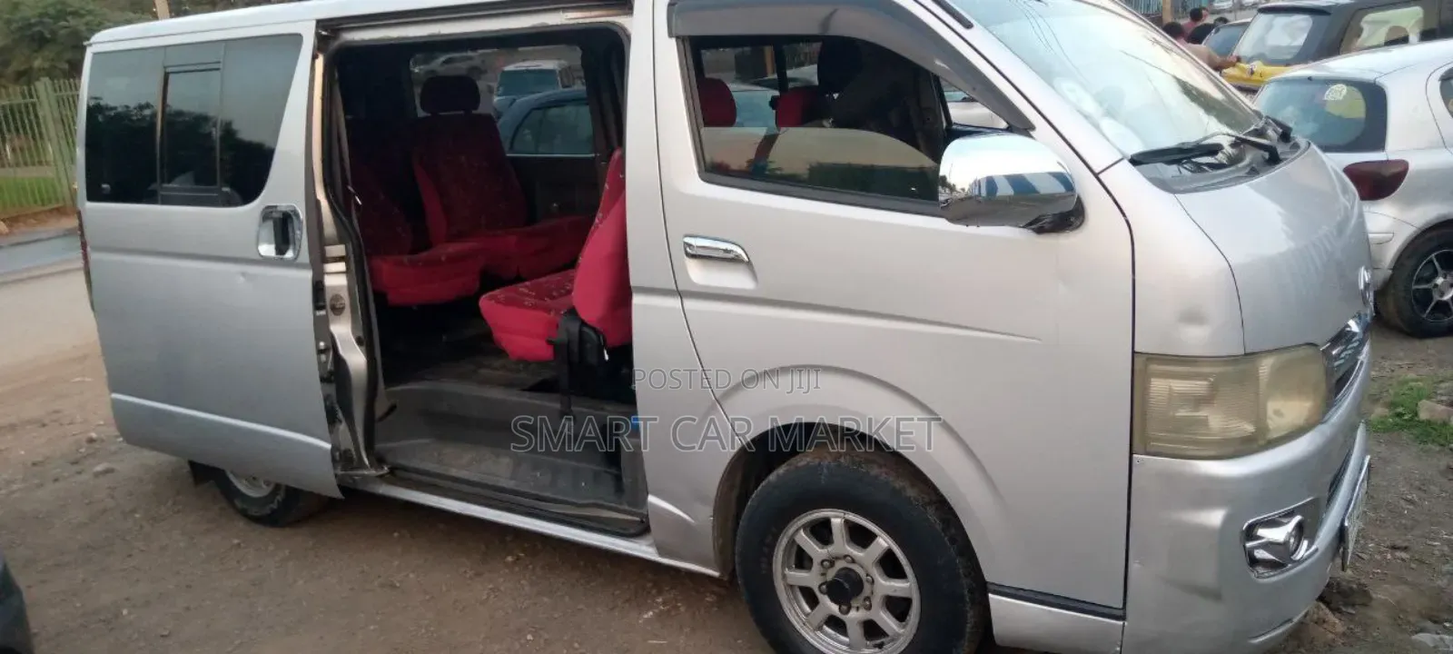 Toyota HiAce 2007 White