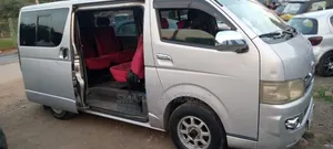 Toyota HiAce 2007 White