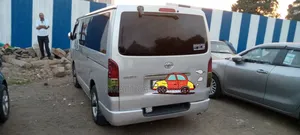 Toyota HiAce 2007 White
