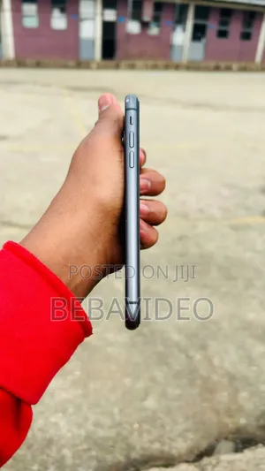 Photo - Apple iPhone 11 64 GB Black