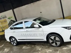 New Dongfeng Aeolus E70 163 hp Electric FWD 2024 White