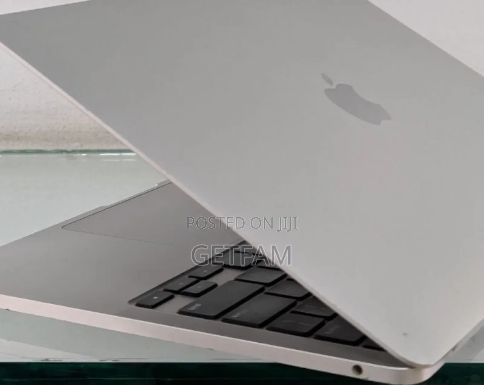 New Laptop Apple MacBook Air 2022 M2 8GB Intel Core M2 SSD 256GB