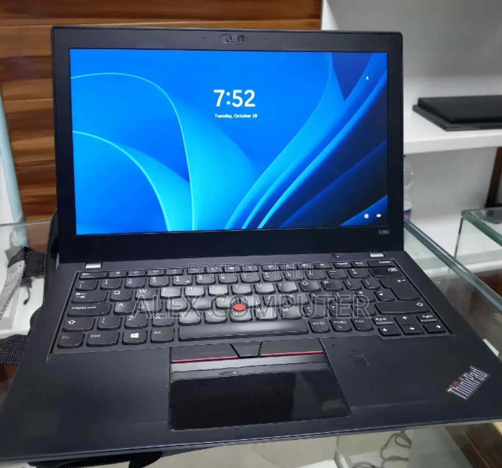New Laptop Lenovo ThinkPad X280 8GB Intel Core I7 SSD 256GB