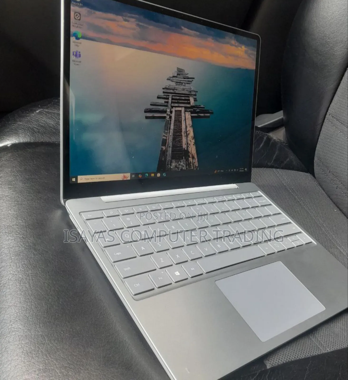 New Laptop Microsoft Surface 4GB Intel Core I5 SSD 256GB