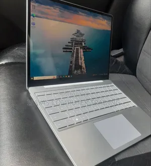 New Laptop Microsoft Surface 4GB Intel Core I5 SSD 256GB