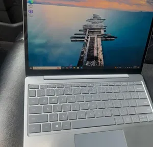 New Laptop Microsoft Surface 4GB Intel Core I5 SSD 256GB