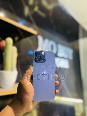 Photo - Apple iPhone 14 Pro Max 512 GB Purple