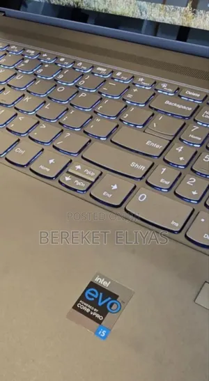 New Laptop Lenovo Yoga 7i 16GB Intel Core I5 SSD 512GB