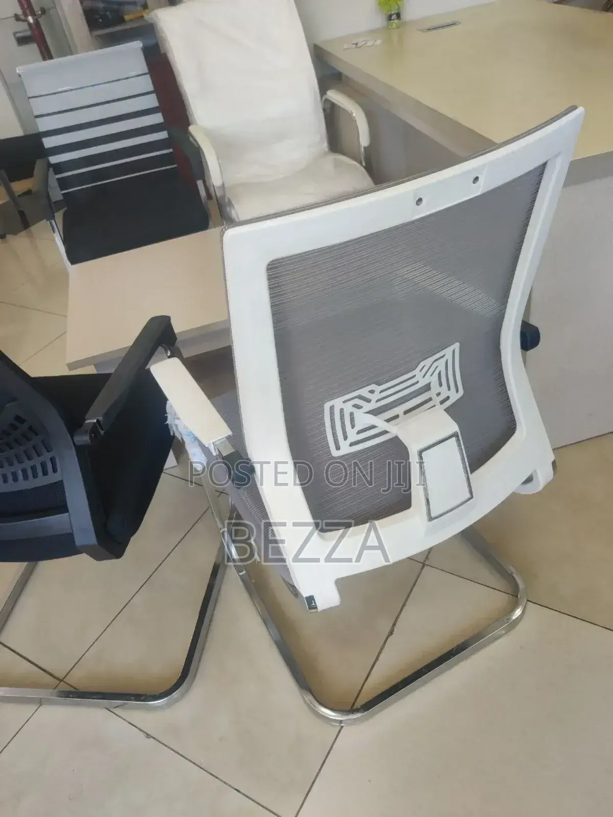 Office Gusts Chair(Silver Color)