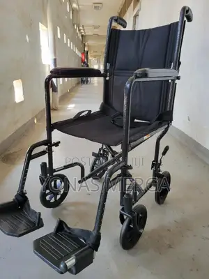 Photo - Wheelchair Folds Down Effortlessly簷岠silver Sport Transit Wheelchair