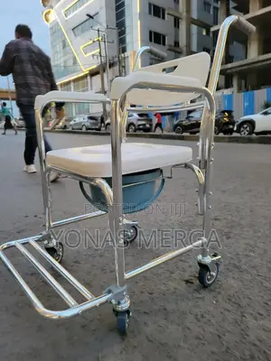 Photo - Toileting Aids婿输combination of Both露匈 a Wheeled Commode之外toilet Chair