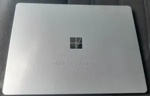 New Laptop Microsoft Surface 4GB Intel Core I5 SSD 256GB
