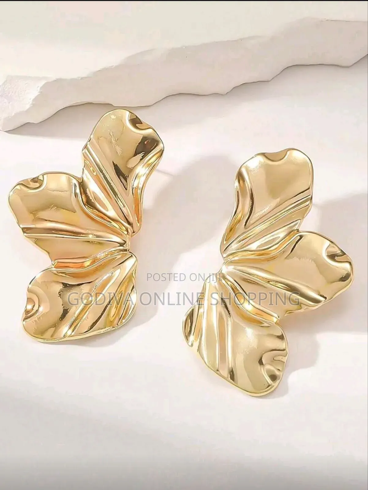 Earing Available on Hand