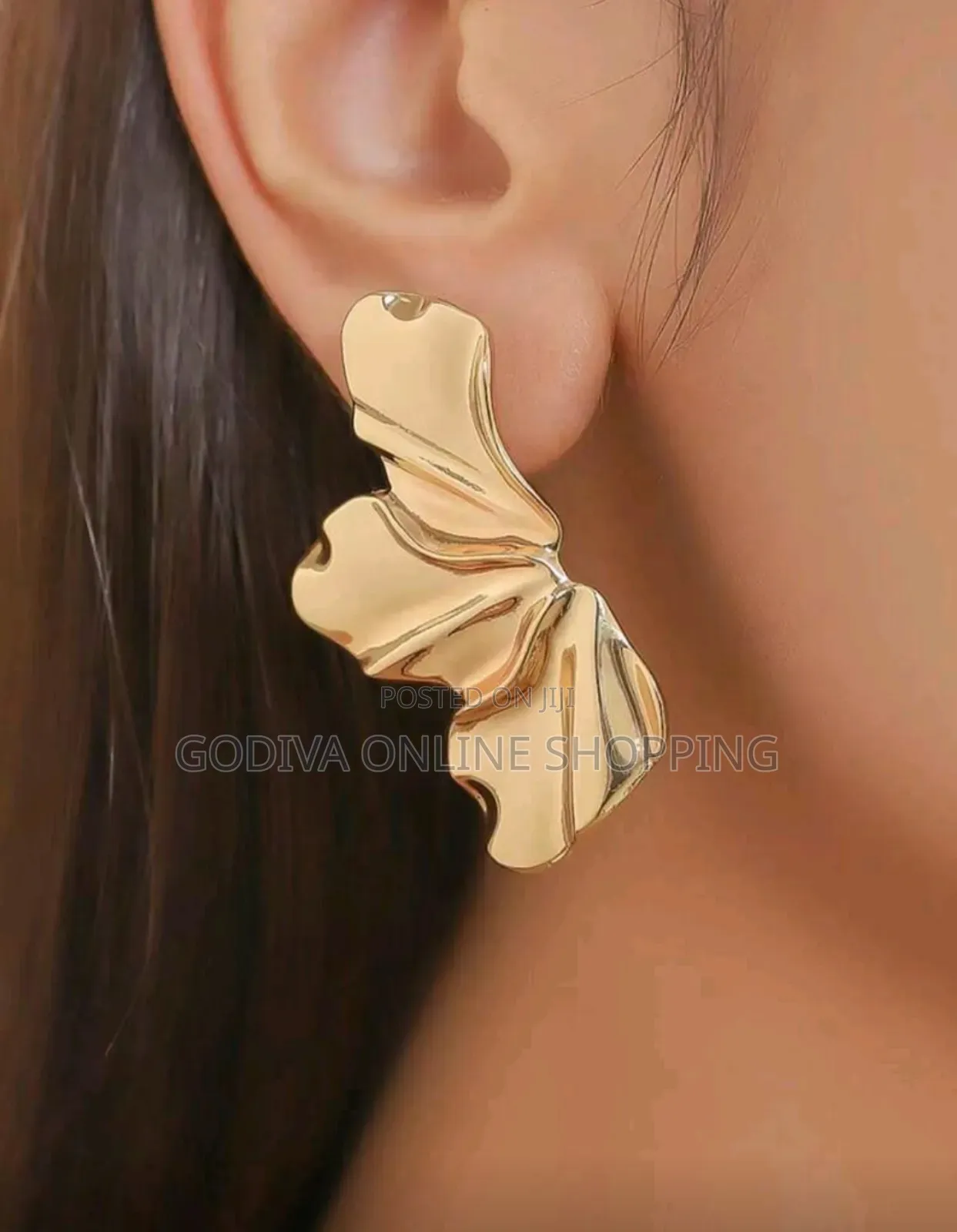 Earing Available on Hand