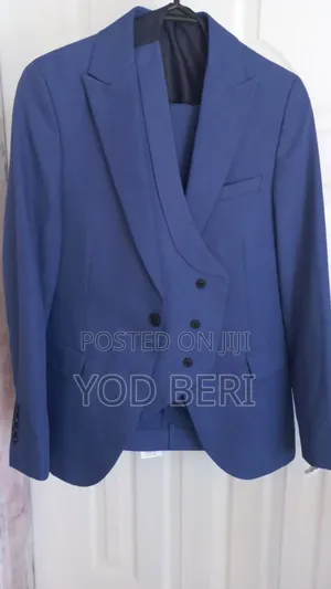 Photo - Hugo Extra Slim-Fit Dreiteiler Suit in Blue, Style