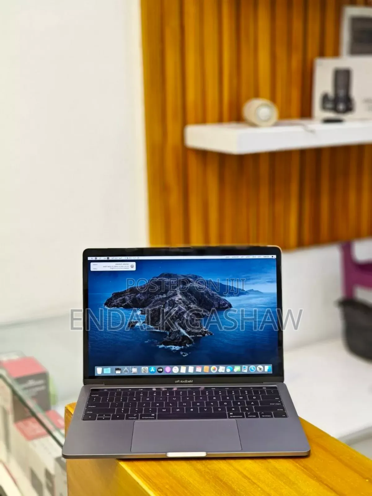 New Laptop Apple MacBook Pro 2019 16GB Intel Core I5 SSD 1T