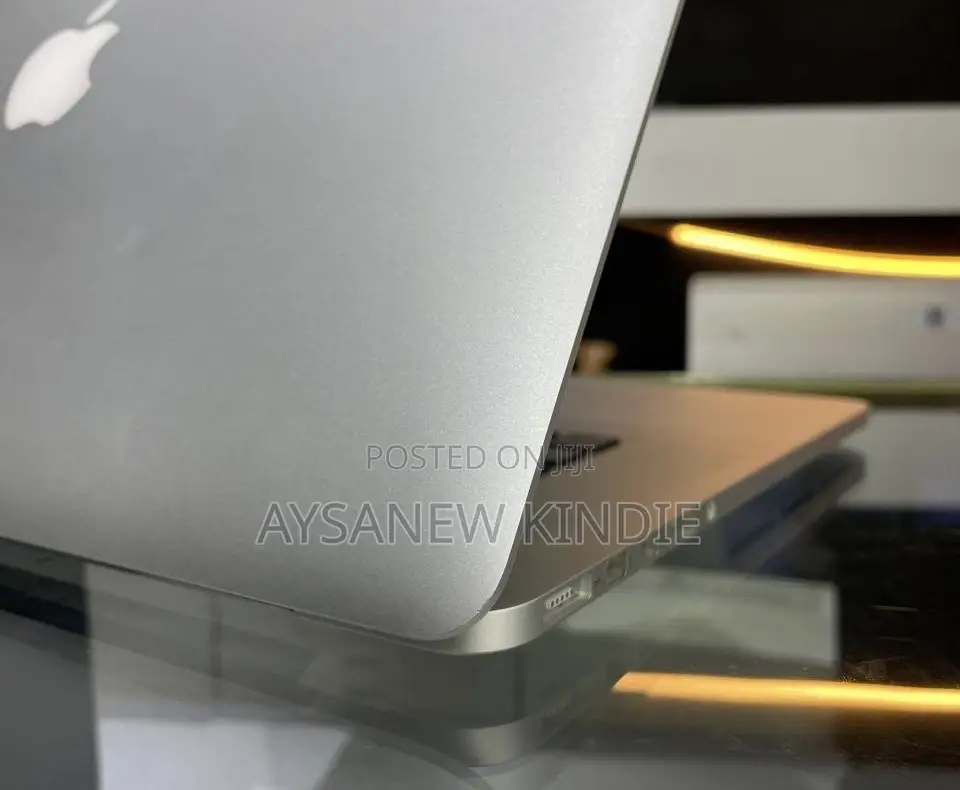 New Laptop Apple MacBook Pro 2015 16GB Intel Core I7 SSD 256GB