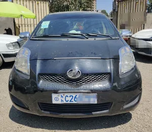 Toyota Yaris 2010 Black