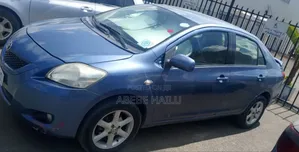 Photo - Toyota Yaris 1.3 2006 Blue