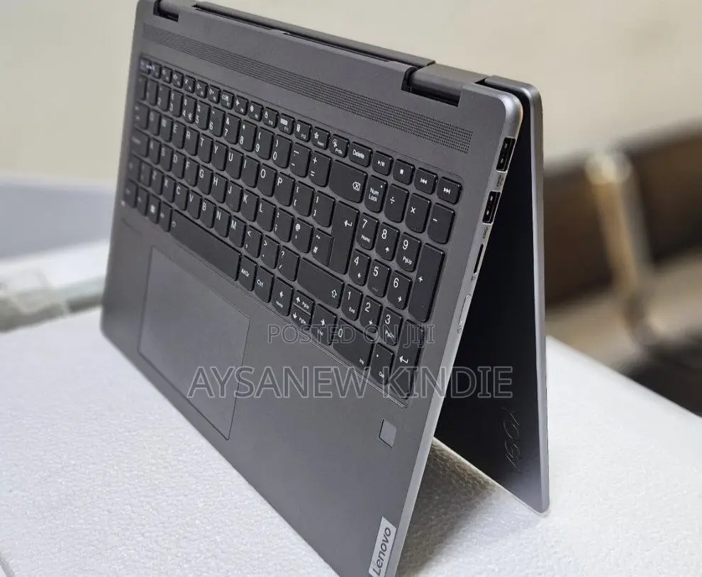 New Laptop Lenovo Yoga 7i 16GB Intel Core I7 SSD 512GB