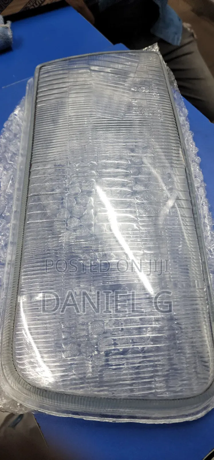 Suzuki Vitara Head Light Glass