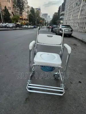Photo - Commode Wheelchair者的wheelchair倚重wheelchair求救wheelchair寄出wheelchair New