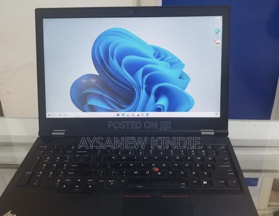 New Laptop Lenovo Thinkpad P15s 16GB Intel Core I7 SSD 256GB