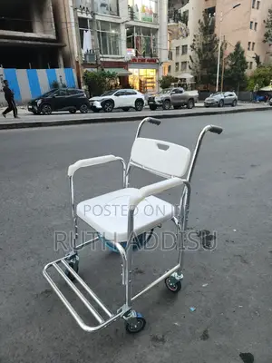 Photo - Commode Wheelchair希求wheelchair袴你wheelchair倫比wheelchair協助wheelchair New