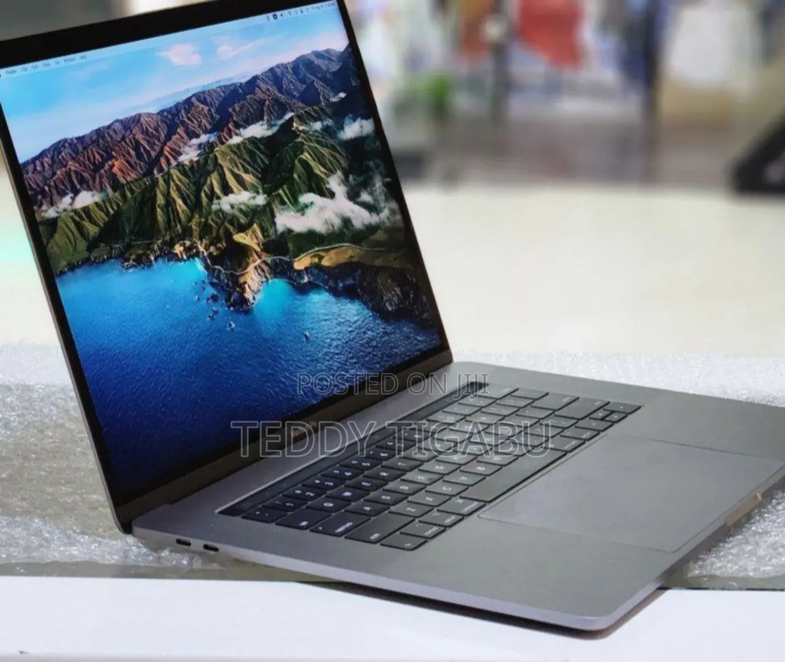 New Laptop Apple MacBook Pro 2017 16GB Intel Core I7 SSD 512GB