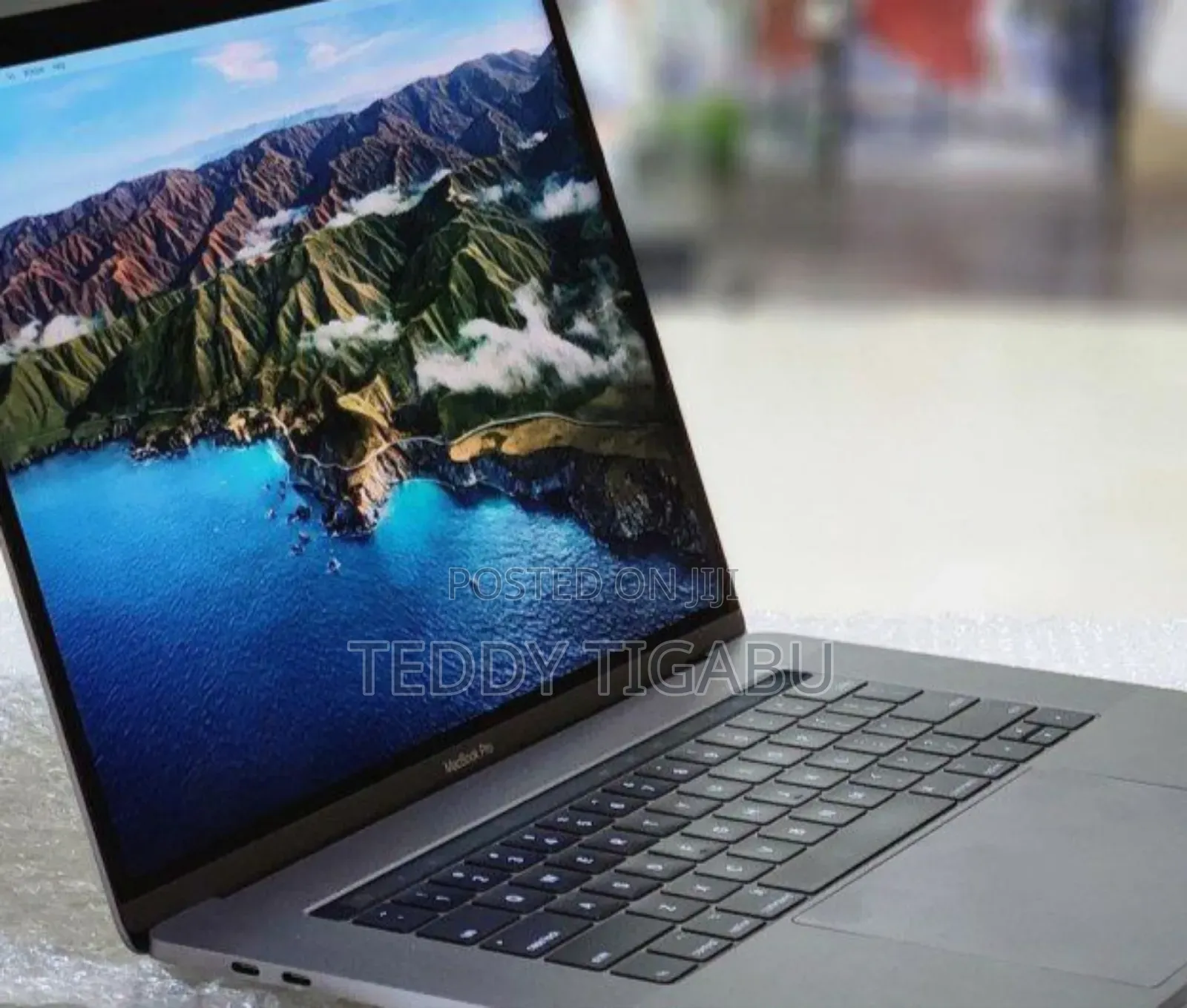 New Laptop Apple MacBook Pro 2017 16GB Intel Core I7 SSD 512GB