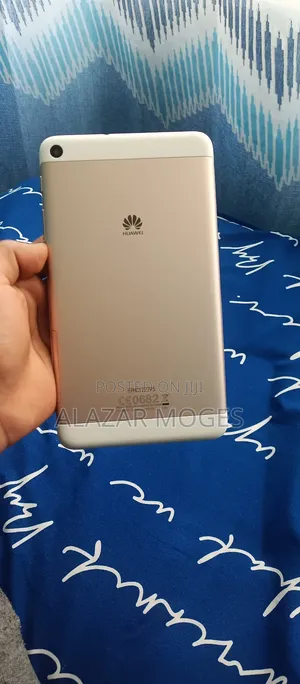 Photo - Huawei MediaPad T2 7.0 16 GB Silver