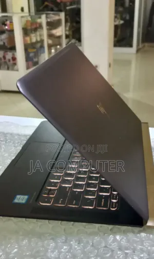 New Laptop HP Spectre 8GB Intel Core I7 SSD 256GB