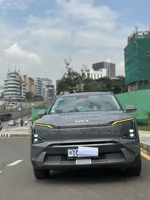 Photo - Kia EV5 2024 Gray