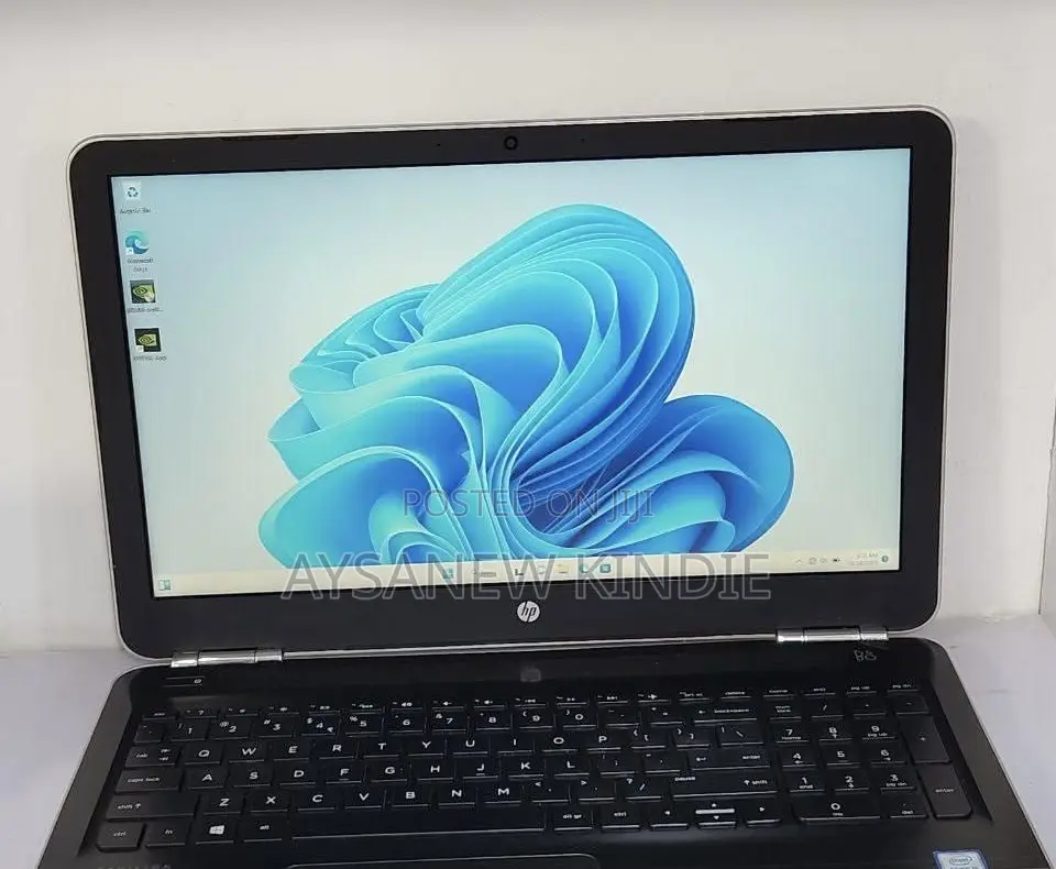 New Laptop HP Pavilion 15 8GB Intel Core I5 SSD 256GB