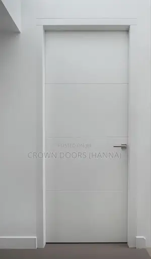 ክራውን ከእንጨት ፋይበር ፣ ከተፈጥሮ ድንጋይ እና ሲንቴቲክ ኮምፖዚት የተሠሩ በሮች