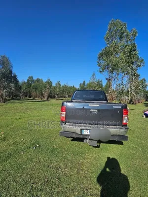 Toyota Hilux SR 4x4 2015 Blue