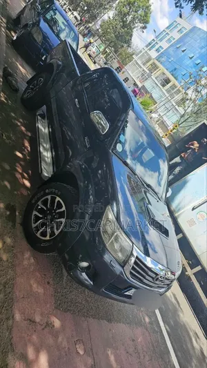 Toyota Hilux SR 4x4 2015 Blue