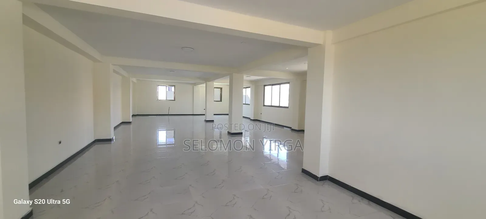 የሚከራይ መጋዘን ጃክሮስ