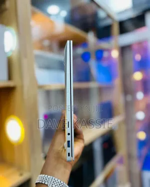 New Laptop Samsung Galaxy Book 2 8GB Intel Core I5 SSD 256GB