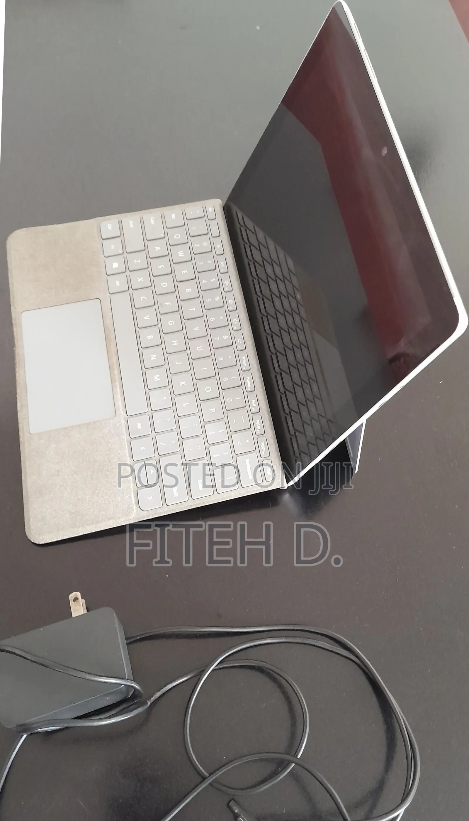 Laptop Microsoft Surface 2GB Intel Pentium SSD 32GB