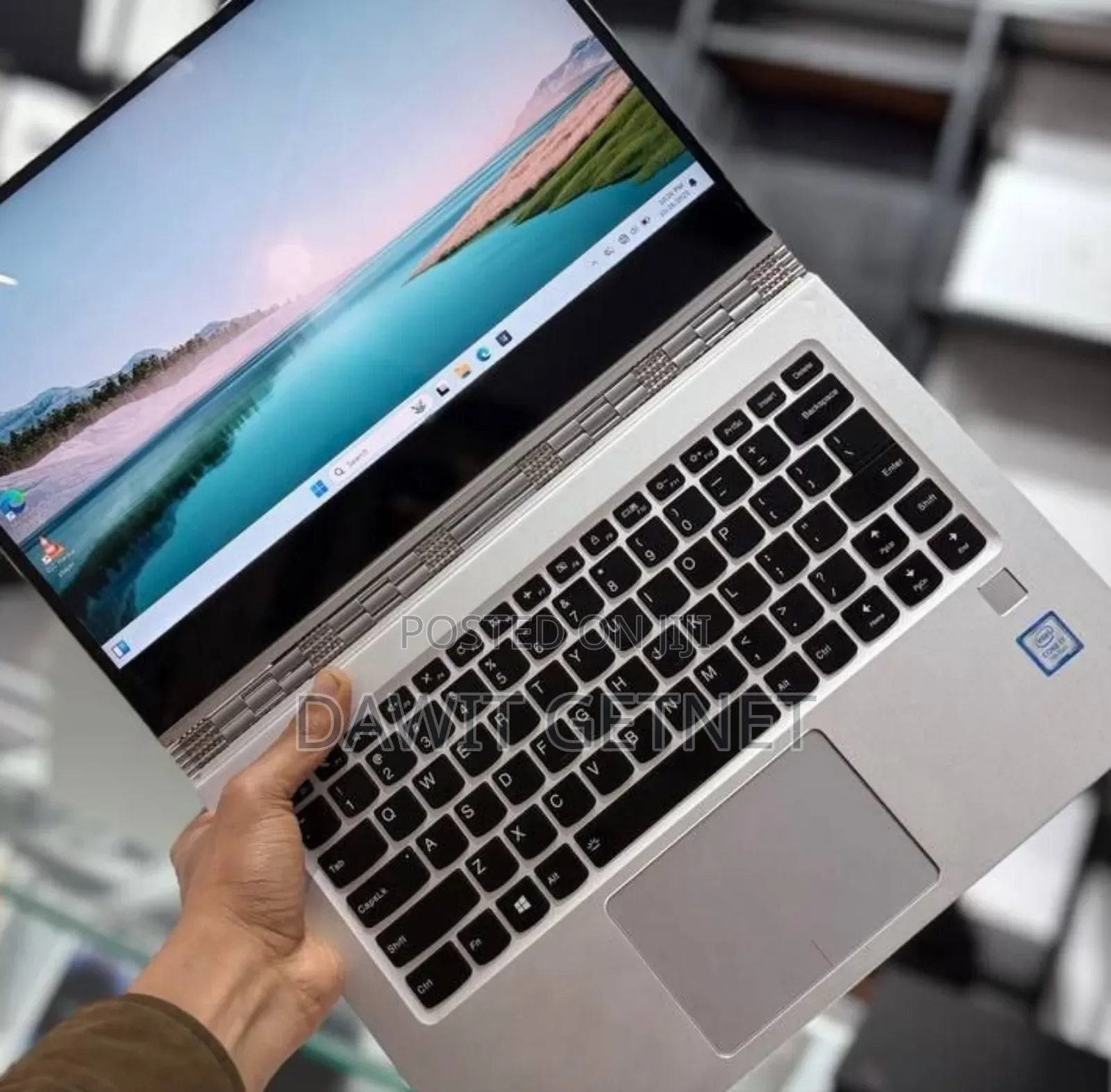 New Laptop Lenovo Yoga 910 8GB Intel Core I7 SSD 512GB