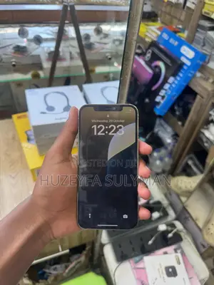 Photo - Apple iPhone 12 Pro 128 GB Gold