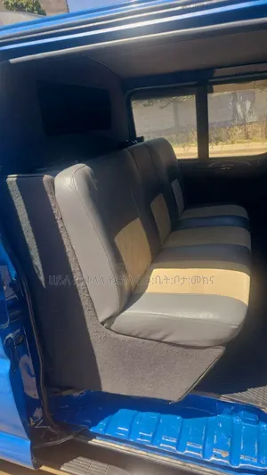 Toyota HiAce 2003 Blue