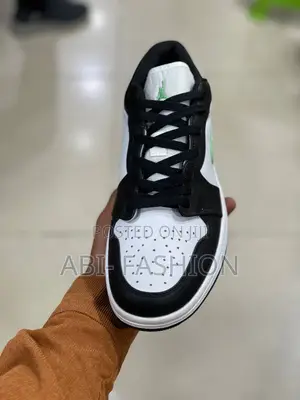 Air Jordan 1 Low "Green Glow