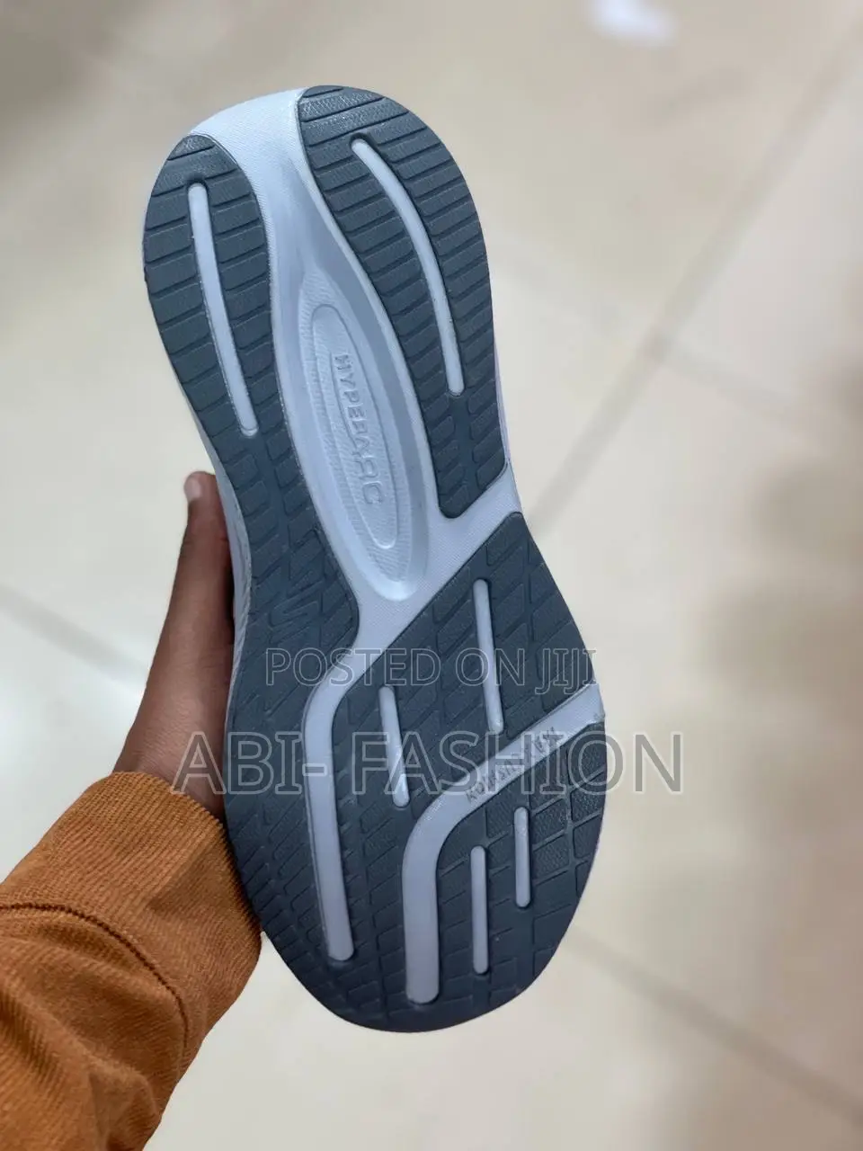 Skechers Max Cushioning Gray