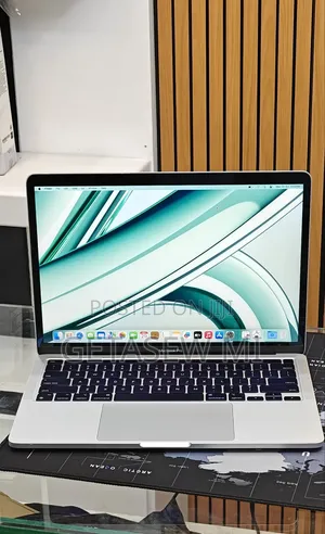 New Laptop Apple MacBook Pro 2022 M2 8GB Apple M2 SSD 256GB